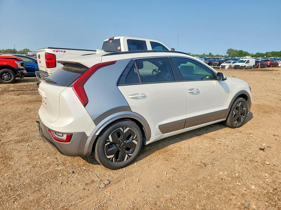 2023 Kia Niro მანქანა იყიდება აუქციონზე, vin: KNDCT3L13P5013865, აუქციონის ნომერი: 62800116