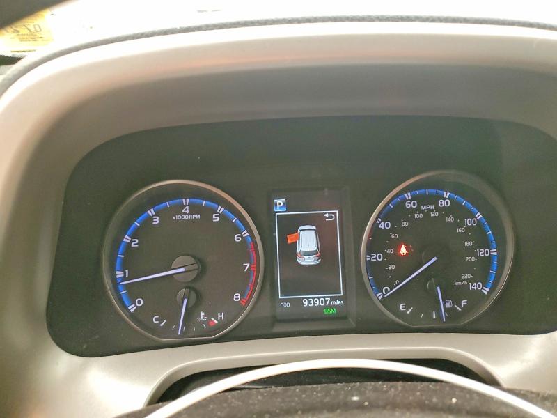61195046 :رقم المزاد ، 2T3RFREV0JW819473 vin ، 2018 Toyota Rav4 مزاد بيع