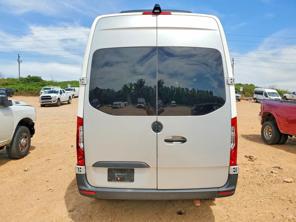 60254246 :رقم المزاد ، WDZPF0CD8KP109358 vin ، 2019 Mercedes-benz Sprinter مزاد بيع
