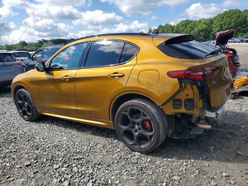 62447606 :رقم المزاد ، ZASPAKBN0N7D33837 vin ، 2022 Alfa Romeo Stelvio مزاد بيع