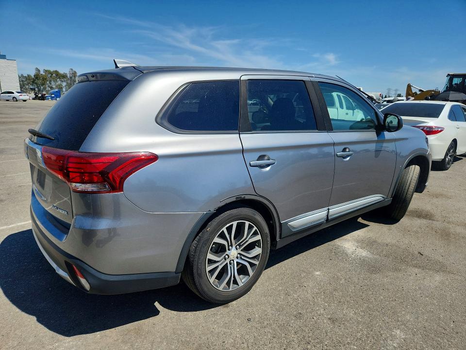 Продаж на аукціоні авто 2017 Mitsubishi Outlander, vin: JA4AD2A39HZ040740, номер лоту: 62505566