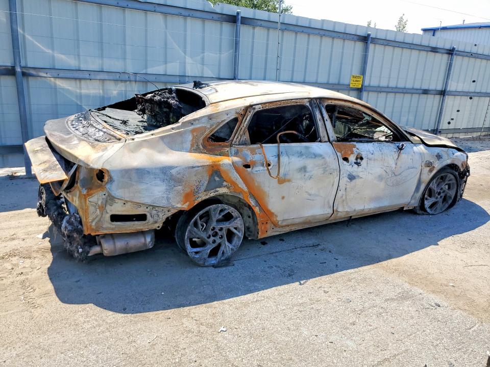 2025 Kia K5 მანქანა იყიდება აუქციონზე, vin: KNAG64J72S5369686, აუქციონის ნომერი: 61676636