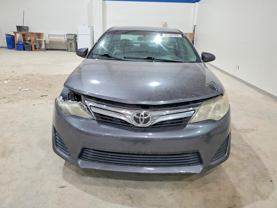 61562096 :رقم المزاد ، 4T4BF1FK9CR250258 vin ، 2012 Toyota Camry مزاد بيع