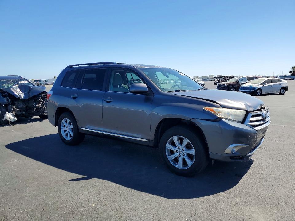 62873886 :رقم المزاد ، 5TDBK3EHXDS221451 vin ، 2013 Toyota Highlander مزاد بيع