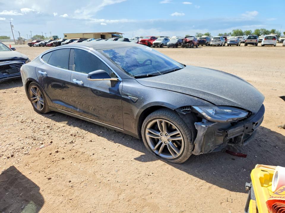 59874796 :رقم المزاد ، 5YJSA1H16EFP53355 vin ، 2014 Tesla Model S مزاد بيع