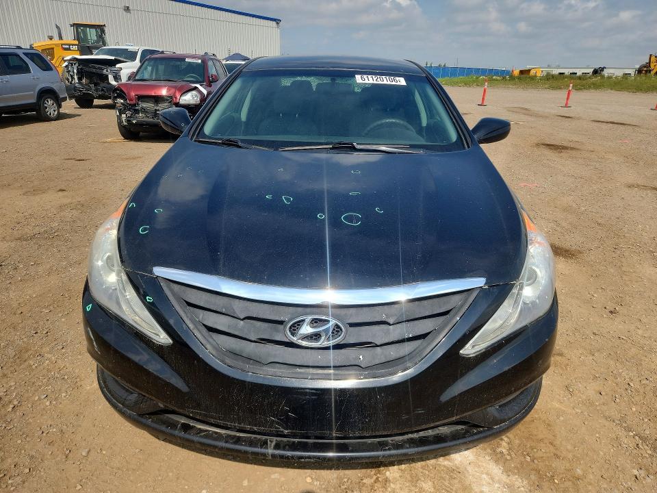 61120106 :رقم المزاد ، 5NPEB4AC3DH665600 vin ، 2013 Hyundai Sonata مزاد بيع