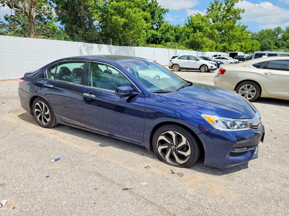 2017 Honda Accord მანქანა იყიდება აუქციონზე, vin: 1HGCR2F88HA262786, აუქციონის ნომერი: 58327986