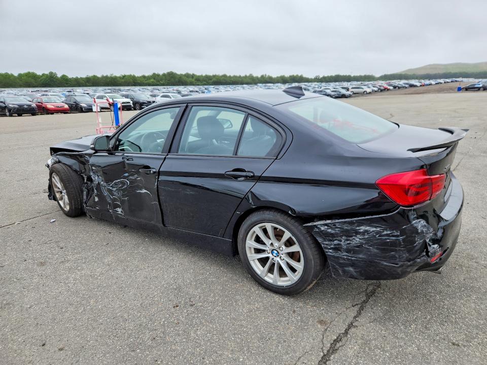 59782526 :رقم المزاد ، WBA8E5G55JNU47668 vin ، 2018 Bmw 320 مزاد بيع