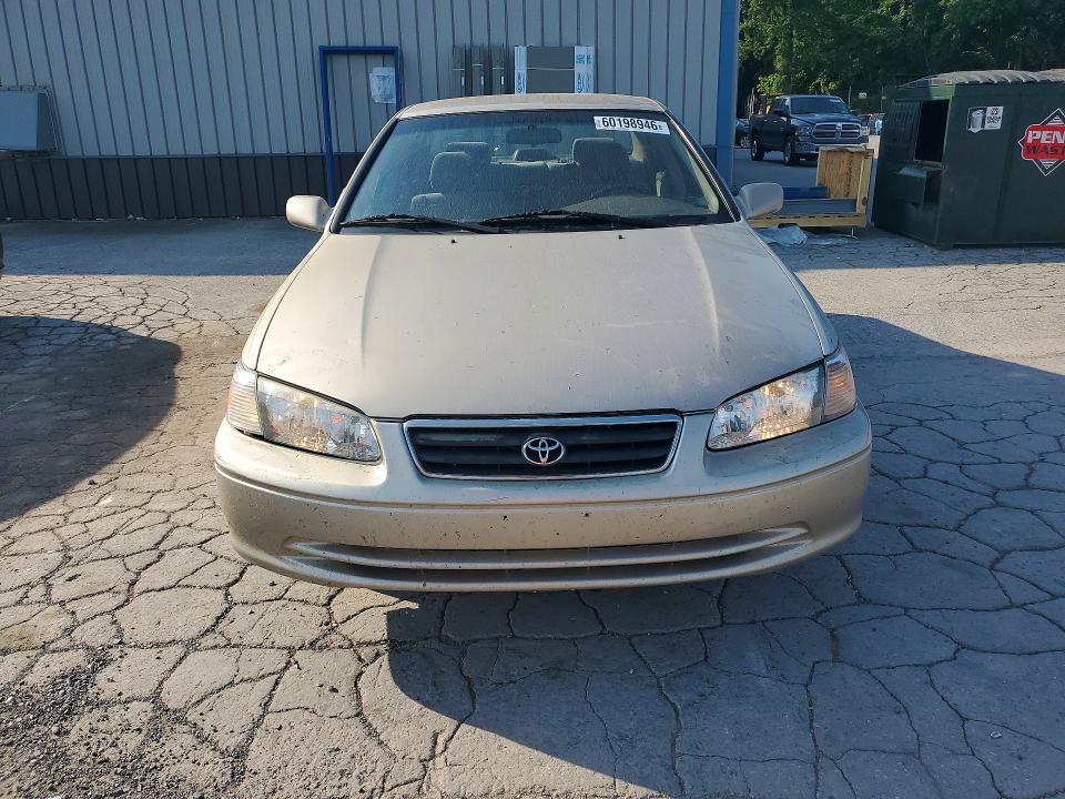 60198946 :رقم المزاد ، 4T1BG22K91U028948 vin ، 2001 Toyota Camry مزاد بيع