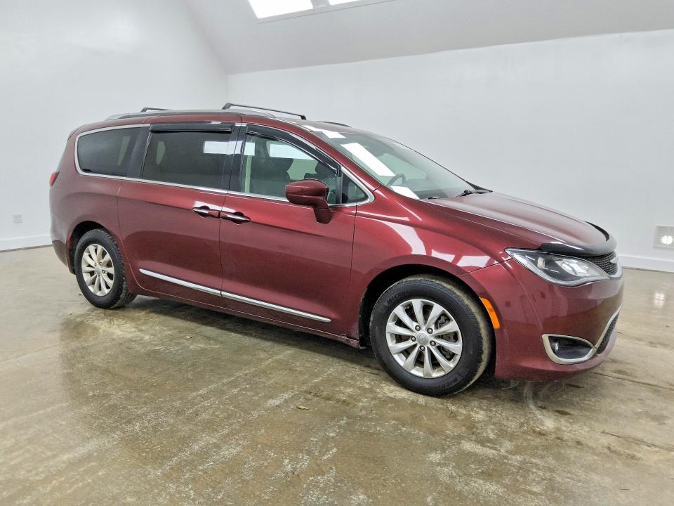 2018 Chrysler Pacifica მანქანა იყიდება აუქციონზე, vin: 2C4RC1BG5JR277376, აუქციონის ნომერი: 62942836