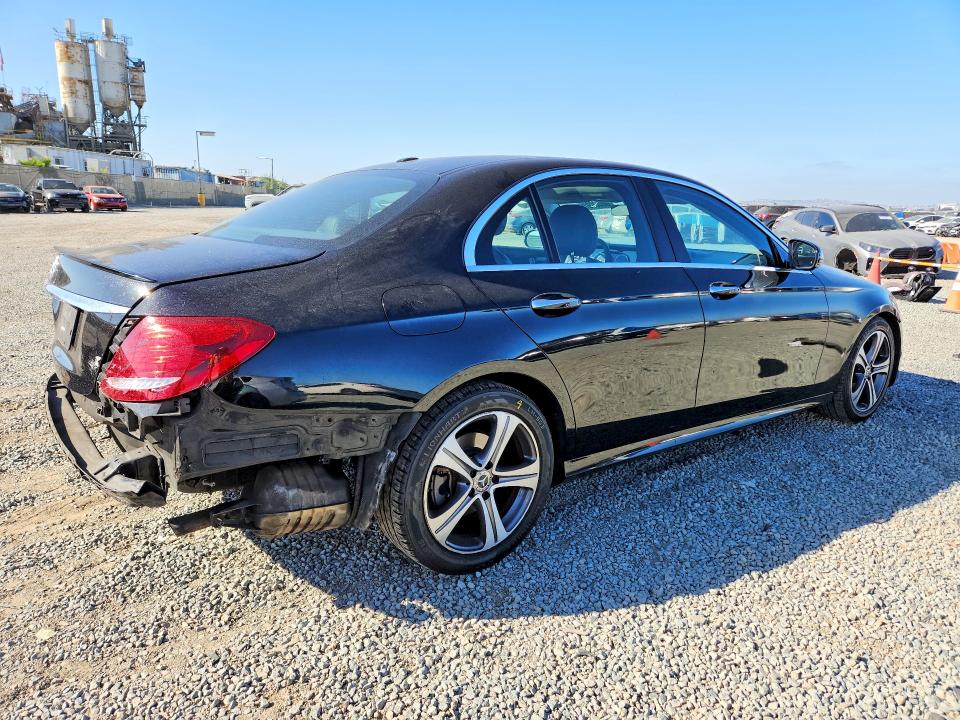 2018 Mercedes-benz E მანქანა იყიდება აუქციონზე, vin: WDDZF4JB7JA301573, აუქციონის ნომერი: 60000926