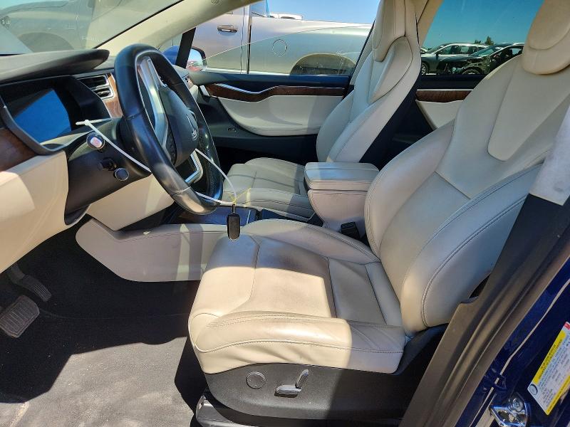 60068386 :رقم المزاد ، 5YJXCBE25HF068805 vin ، 2017 Tesla Model X مزاد بيع