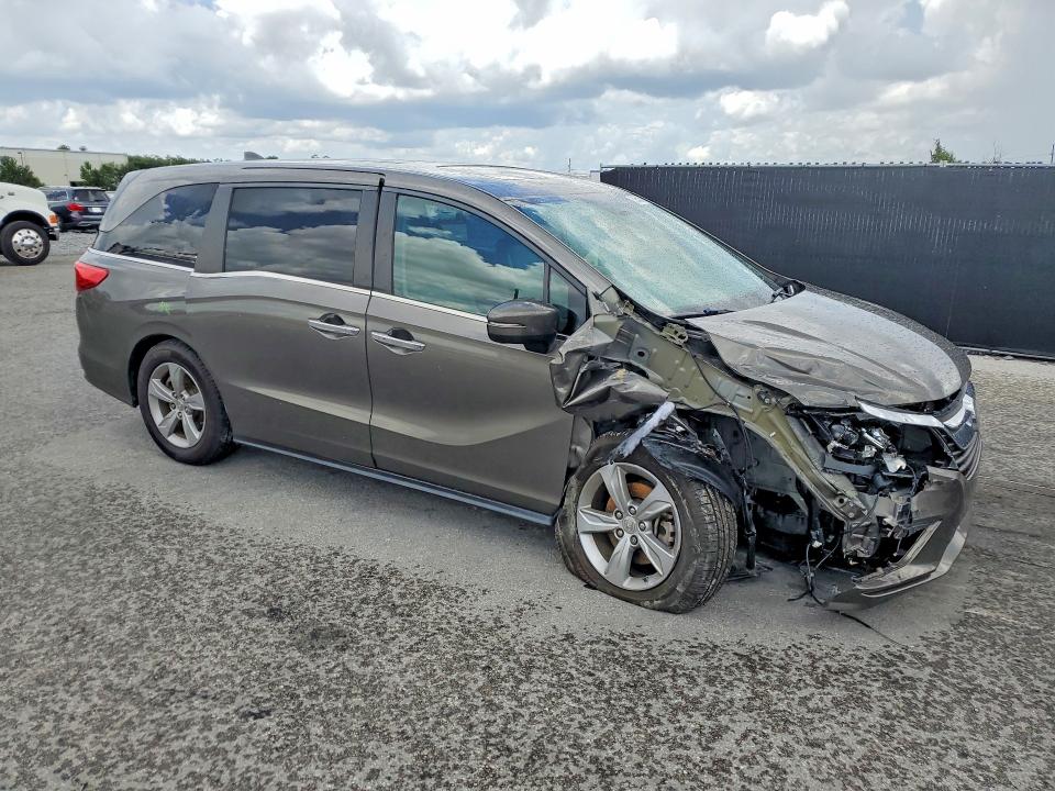 59555406 :رقم المزاد ، 5FNRL6H71JB020327 vin ، 2018 Honda Odyssey مزاد بيع