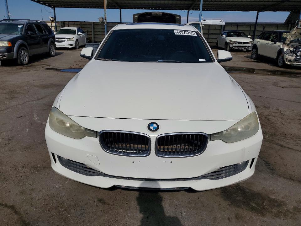 60879296 :رقم المزاد ، WBA3A5C57EP601996 vin ، 2014 Bmw 328 مزاد بيع