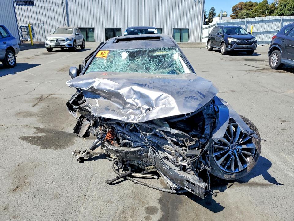 62425476 :رقم المزاد ، JN1EV7AP9JM366970 vin ، 2018 Infiniti Q50 مزاد بيع