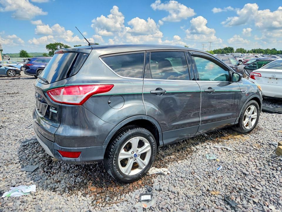 59911696 :رقم المزاد ، 1FMCU0GX0GUB21002 vin ، 2016 Ford Escape مزاد بيع