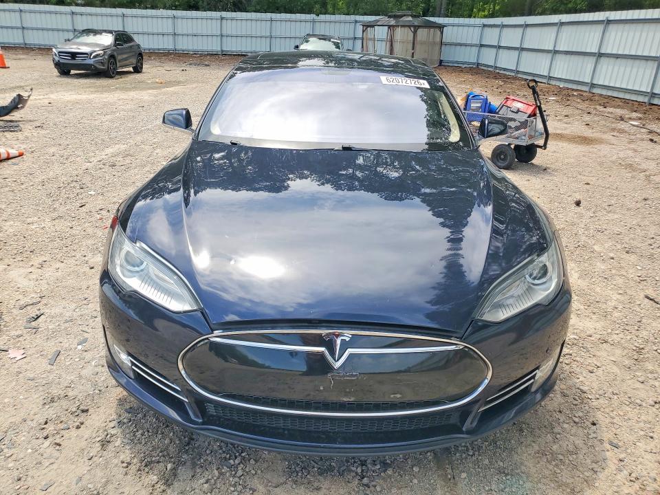 62072726 :رقم المزاد ، 5YJSA1DP2DFP24802 vin ، 2013 Tesla Model S مزاد بيع