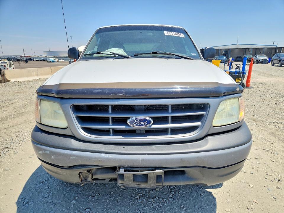 62116286 :رقم المزاد ، 1FTRF18L12NB34628 vin ، 2002 Ford F150 مزاد بيع