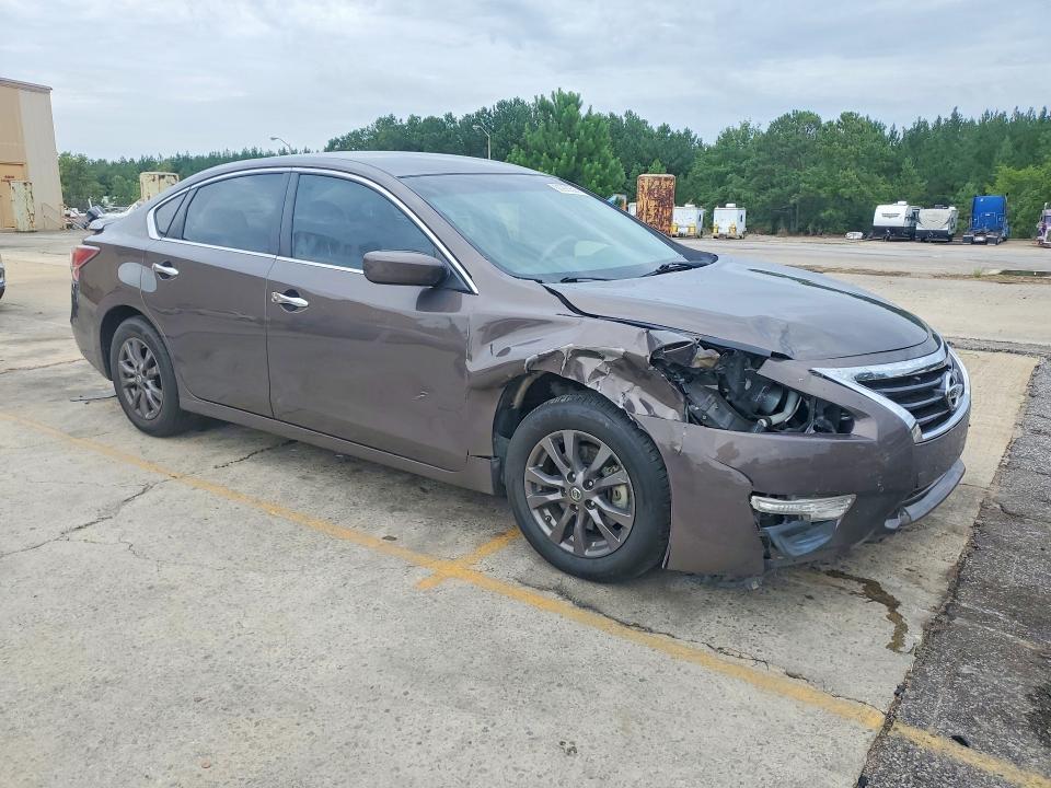 2015 Nissan Altima მანქანა იყიდება აუქციონზე, vin: 1N4AL3AP0FC462368, აუქციონის ნომერი: 60925526