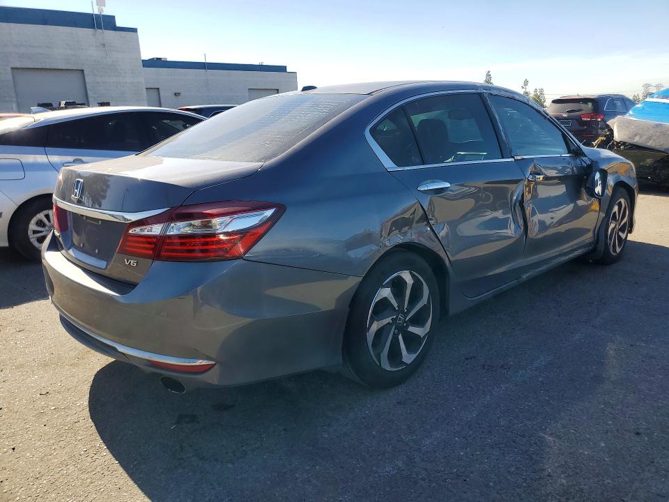 63030156 :رقم المزاد ، 1HGCR3F89GA030511 vin ، 2016 Honda Accord مزاد بيع