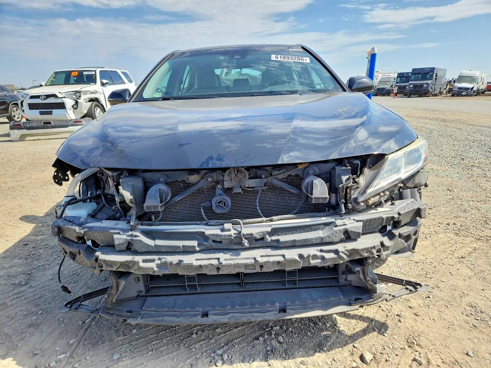61893286 :رقم المزاد ، 4T1G31AK3LU533447 vin ، 2020 Toyota Camry مزاد بيع