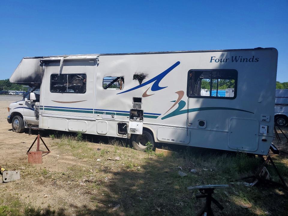 62596386 :رقم المزاد ، 1FDXE4555YHA13014 vin ، 2000 Ford E450 مزاد بيع