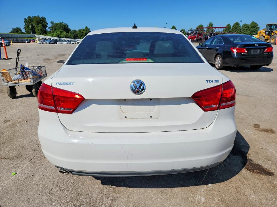61499296 :رقم المزاد ، 1VWBN7A31DC121858 vin ، 2013 Volkswagen Passat مزاد بيع