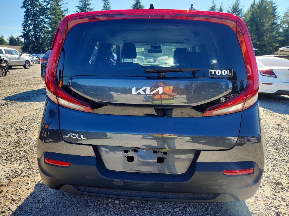 2022 Kia Soul მანქანა იყიდება აუქციონზე, vin: KNDJ23AUXN7823194, აუქციონის ნომერი: 60918656
