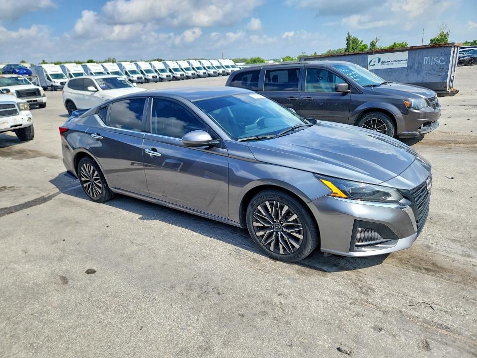 61875306 :رقم المزاد ، 1N4BL4DV6PN318883 vin ، 2023 Nissan Altima مزاد بيع
