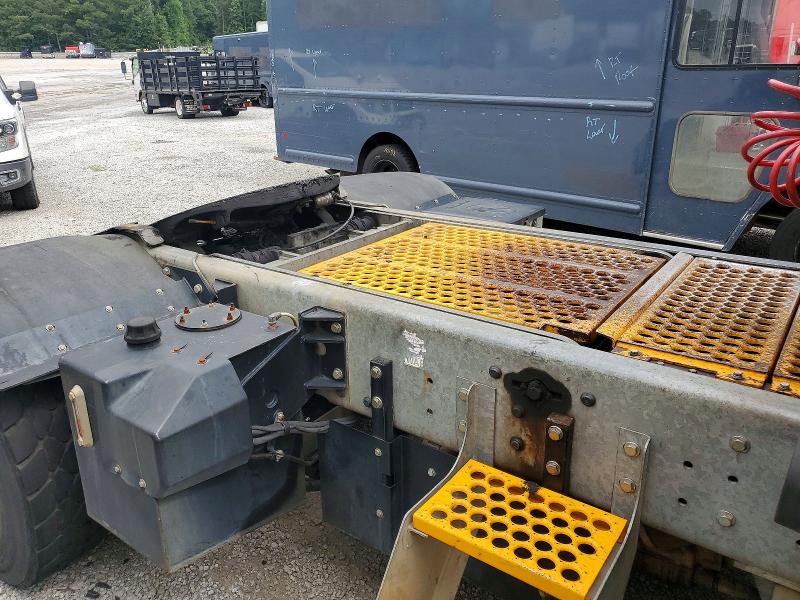 Продажа на аукционе авто 2017 Ottawa Yard Tractor Spotter, vin: 343834, номер лота: 61969386