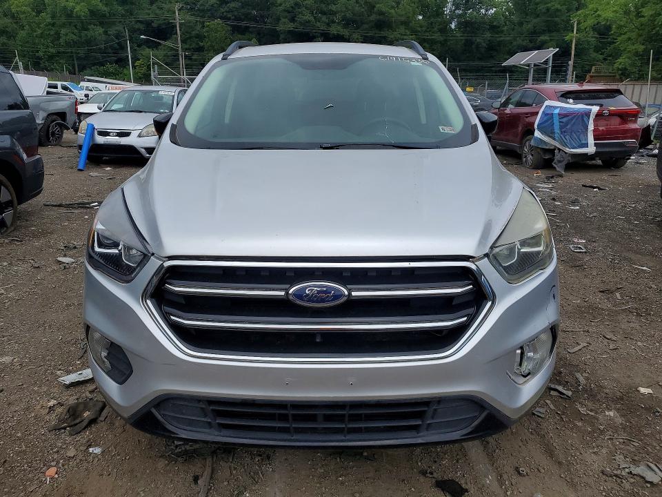 Продажа на аукционе авто 2017 Ford Escape, vin: 1FMCU0GD0HUA57678, номер лота: 61915336