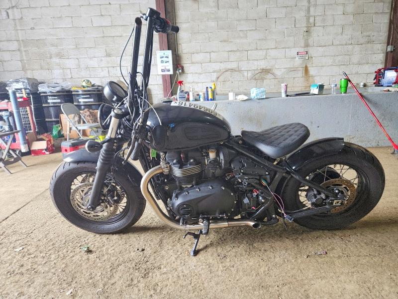 60649416 :رقم المزاد ، SMTD53HL7PTBG6379 vin ، 2023 Triumph Motorcycle Bonneville مزاد بيع