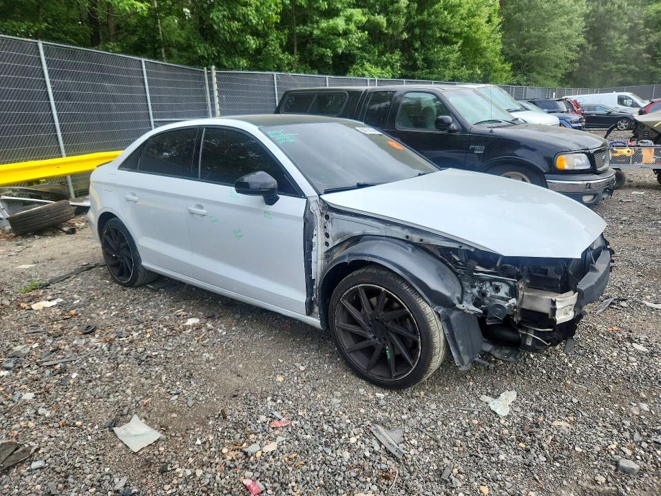 60733166 :رقم المزاد ، WAUACGFF8F1094984 vin ، 2015 Audi A3 مزاد بيع