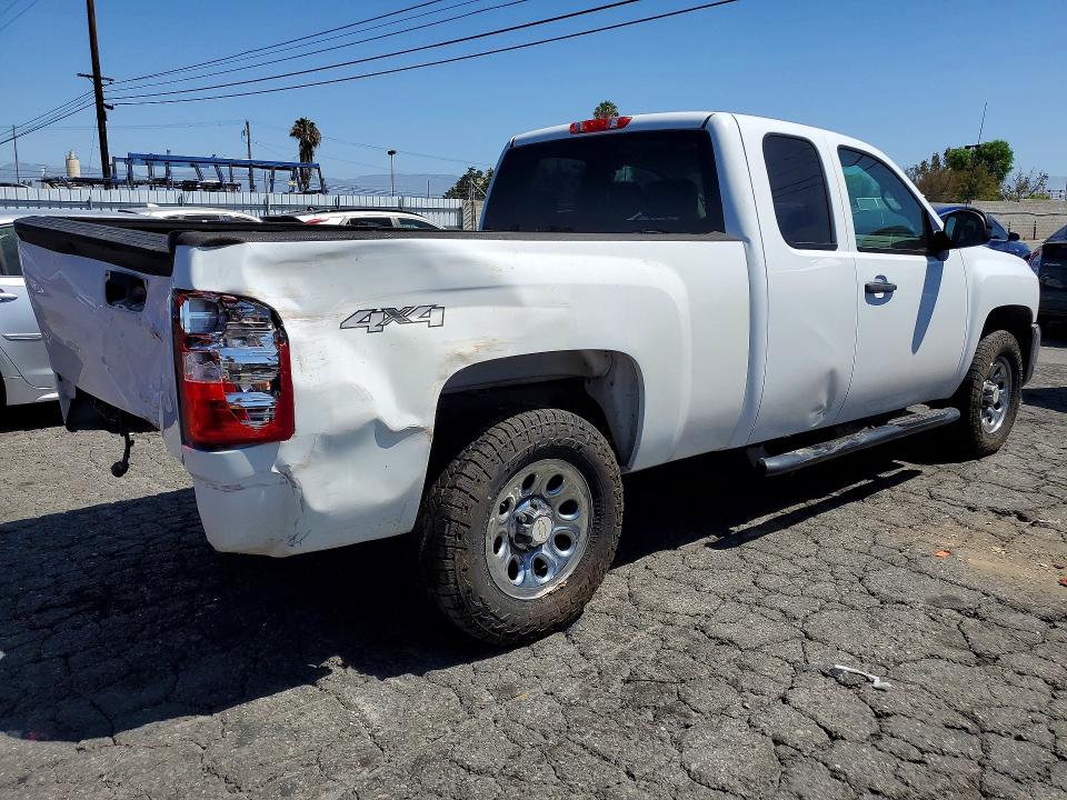 Продаж на аукціоні авто 2013 Chevrolet Silverado, vin: 1GCRKREA9DZ110750, номер лоту: 62927426