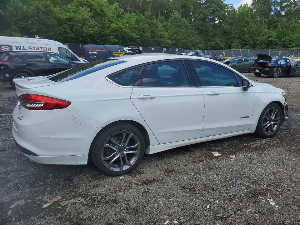60261086 :رقم المزاد ، 3FA6P0LUXHR344022 vin ، 2017 Ford Fusion مزاد بيع