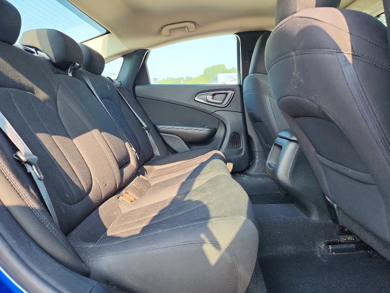 61602096 :رقم المزاد ، 1C3CCCAB6FN536960 vin ، 2015 Chrysler 200 مزاد بيع