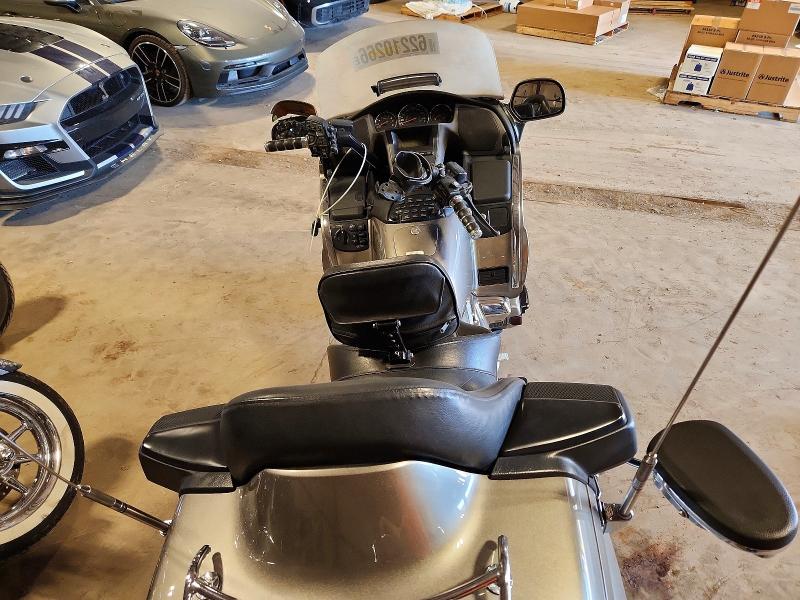 62210266 :رقم المزاد ، 1HFSC47F66A505308 vin ، 2006 Honda Gl1800 مزاد بيع