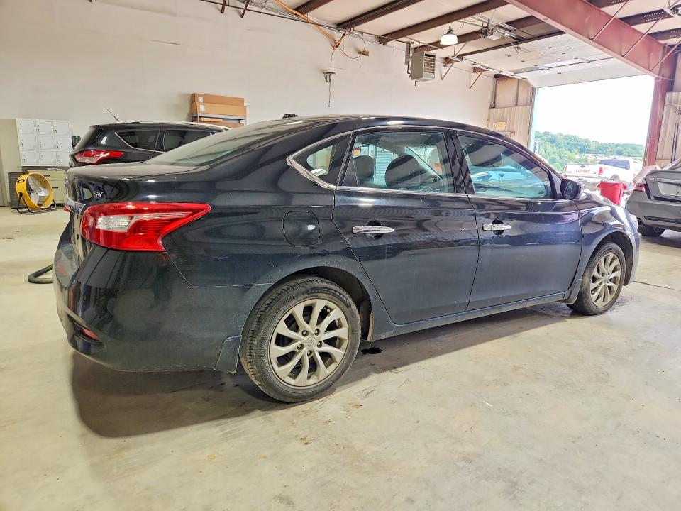 62710656 :رقم المزاد ، 3N1AB7APXHY280744 vin ، 2017 Nissan Sentra مزاد بيع