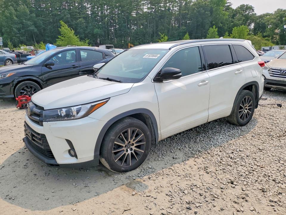61020666 :رقم المزاد ، 5TDJZRFH3HS517684 vin ، 2017 Toyota Highlander مزاد بيع