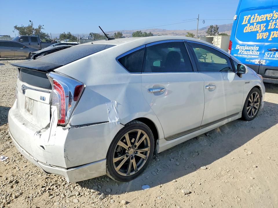 2015 Toyota Prius მანქანა იყიდება აუქციონზე, vin: JTDKN3DU8F0408179, აუქციონის ნომერი: 60890926