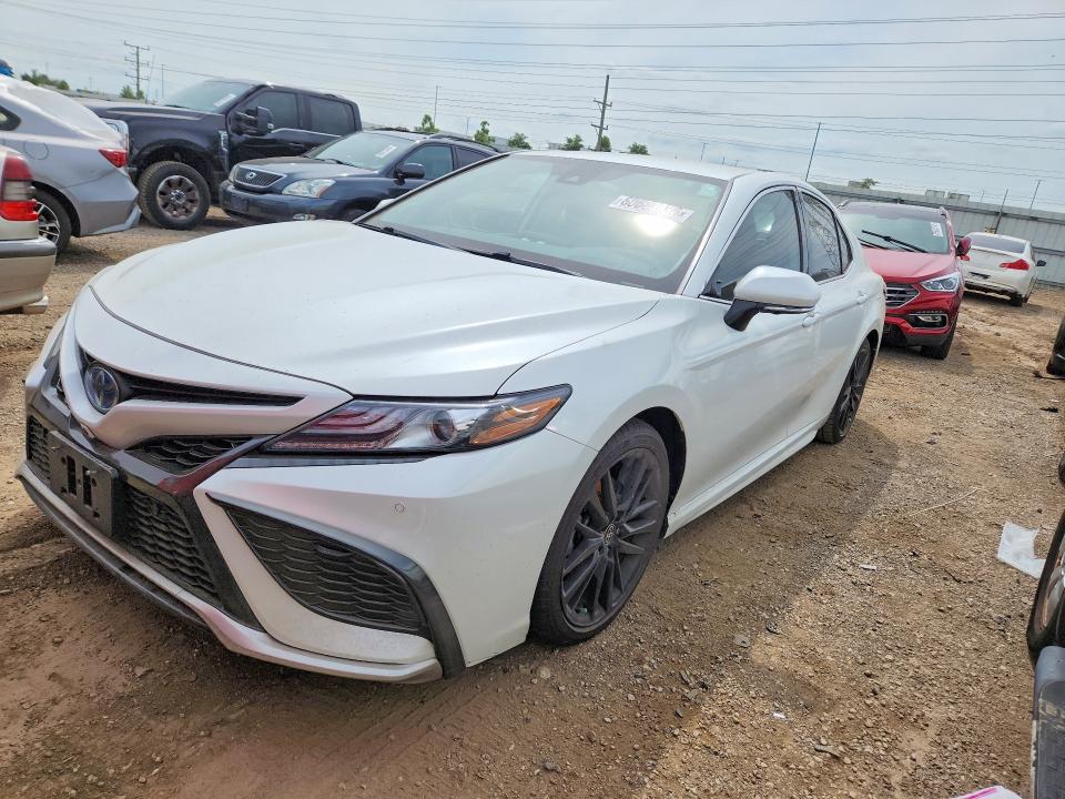 60683836 :رقم المزاد ، 4T1K31AK8NU572273 vin ، 2022 Toyota Camry مزاد بيع