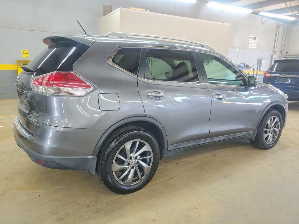 2015 Nissan Rogue მანქანა იყიდება აუქციონზე, vin: 5N1AT2MT7FC882945, აუქციონის ნომერი: 60984766