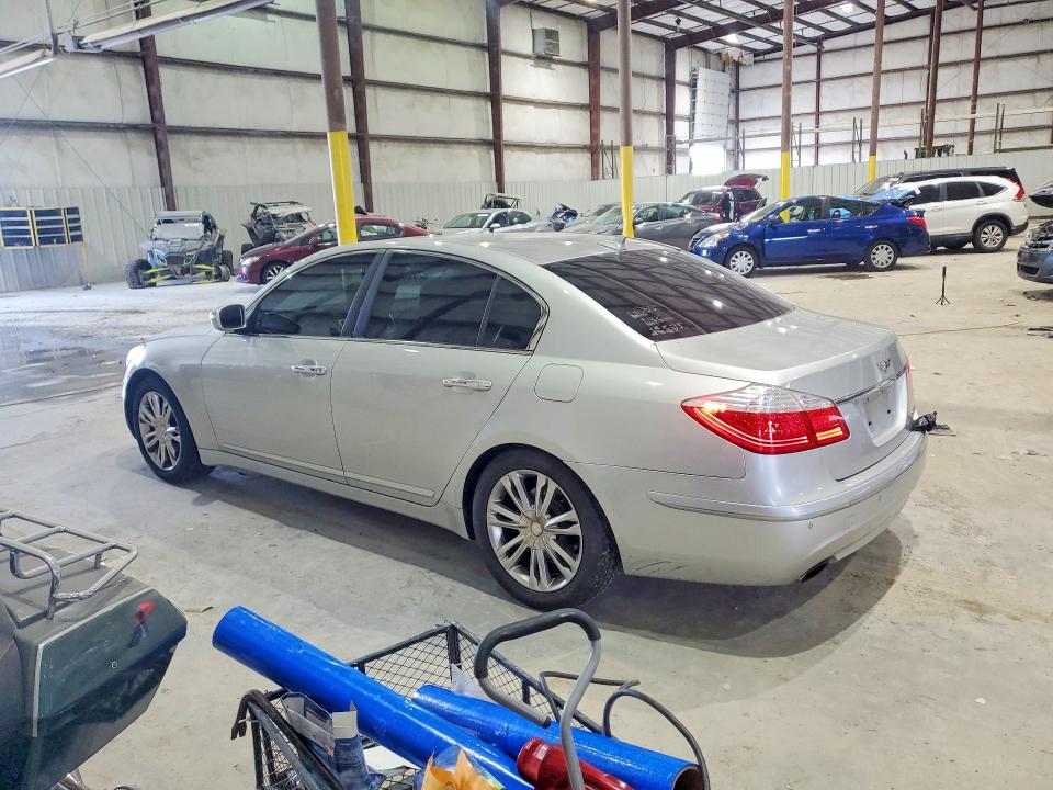 61315306 :رقم المزاد ، KMHGC4DE8AU093987 vin ، 2010 Hyundai Genesis مزاد بيع