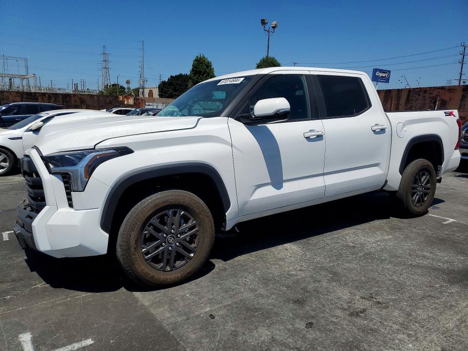 Auction sale of the 2025 Toyota Tundra, vin: 5TFLA5DB5SX279815, lot number: 61814666