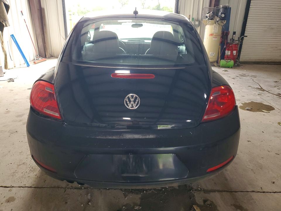 2015 Volkswagen Beetle მანქანა იყიდება აუქციონზე, vin: 3VWF17AT9FM629445, აუქციონის ნომერი: 59324136