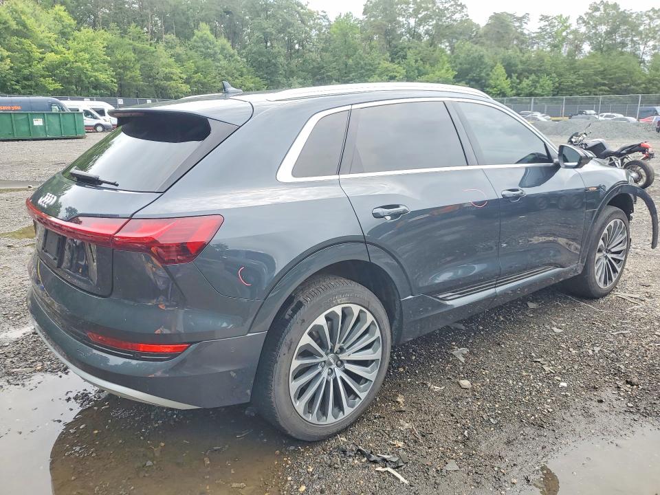 57685926 :رقم المزاد ، WA1VAAGE8KB011341 vin ، 2019 Audi E-tron مزاد بيع