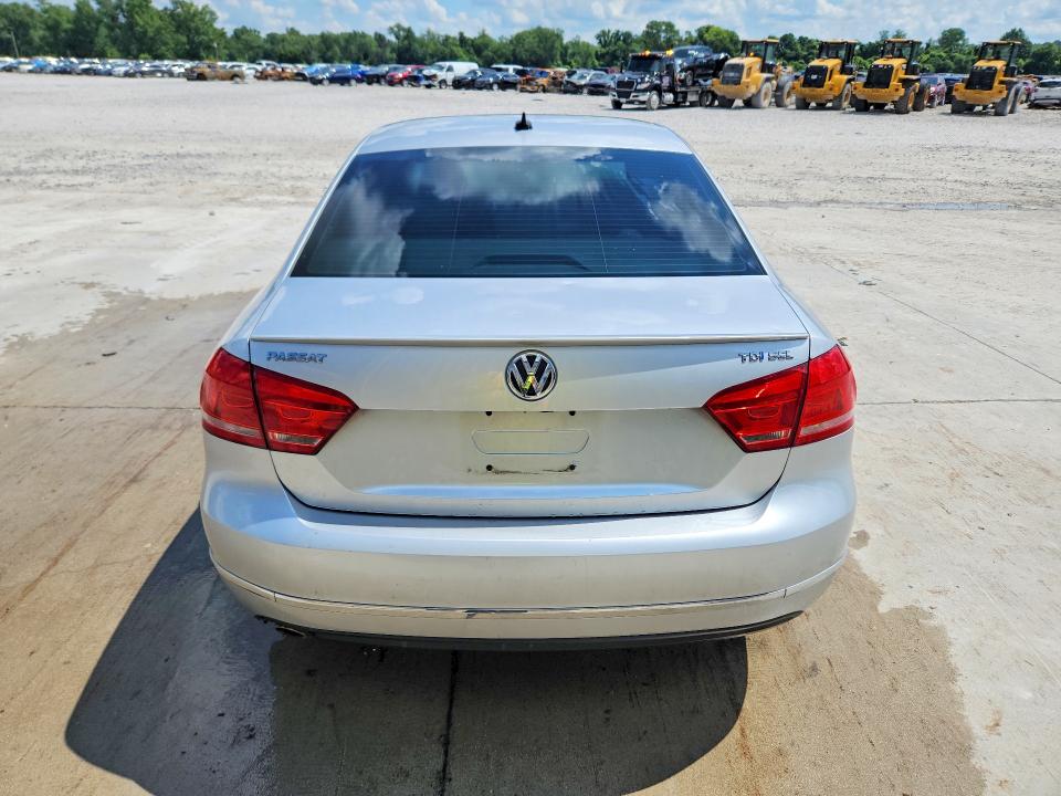 59159606 :رقم المزاد ، 1VWCV7A39FC076921 vin ، 2015 Volkswagen Passat مزاد بيع