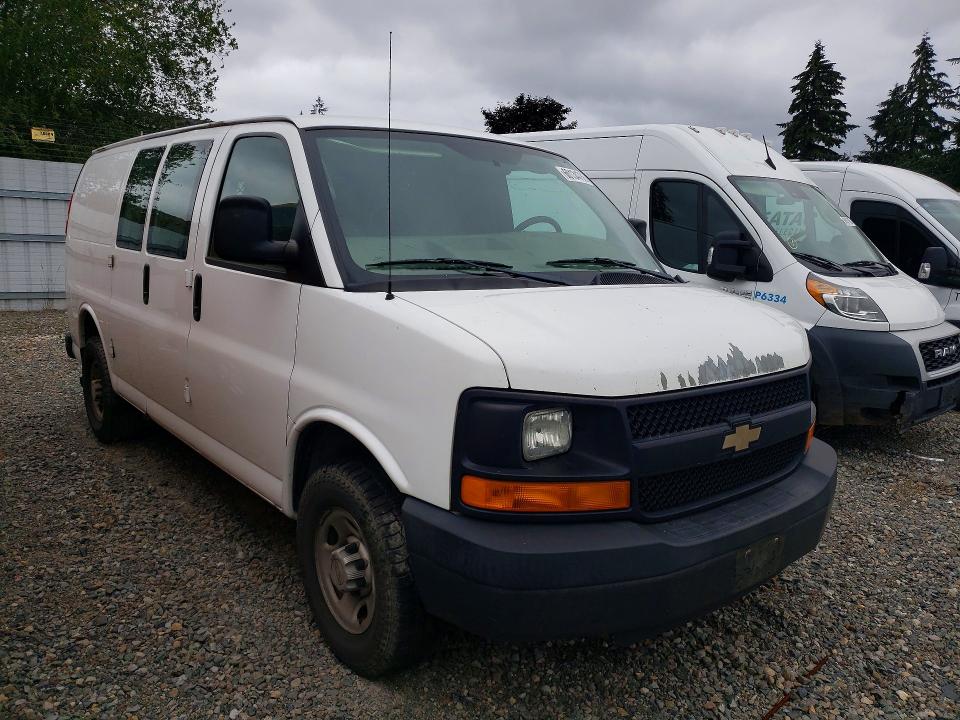 60134786 :رقم المزاد ، 1GCGG25CX81125151 vin ، 2008 Chevrolet Express G2500 مزاد بيع