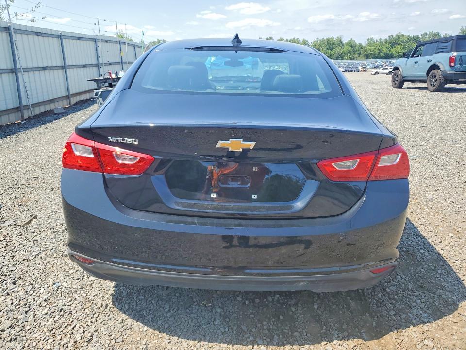 62569376 :رقم المزاد ، 1G1ZB5ST2HF103024 vin ، 2017 Chevrolet Malibu مزاد بيع