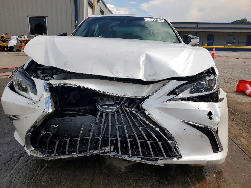 60114806 :رقم المزاد ، 58ADA1C16SU056789 vin ، 2025 Lexus Es 300h مزاد بيع